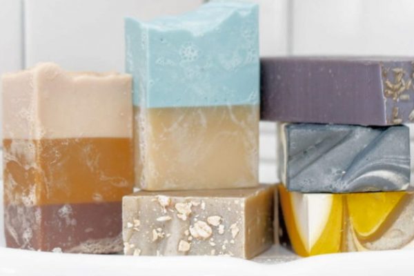 Bar Soap or Body Wash: Which is Better for Your Skin?